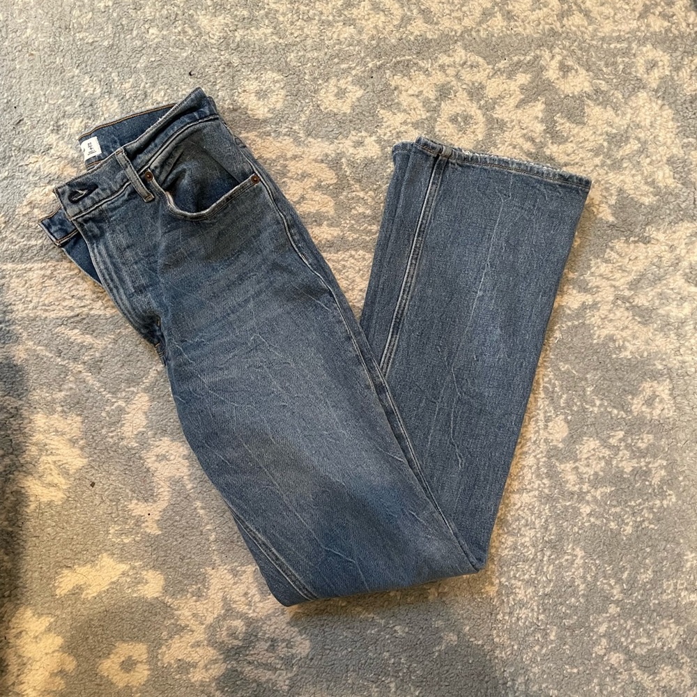 Abercrombie The 70’s vintage Flare Ultra High Rise jeans